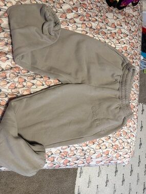 Comfort grayish green sweatpants